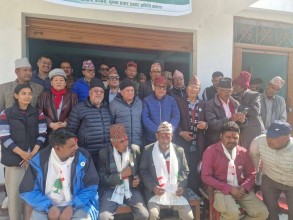 बझाङमा ठूलो राजनीतिक झट्का: एमाले परित्याग गर्दै धमाधम नेपाली कांग्रेसमा प्रवेश